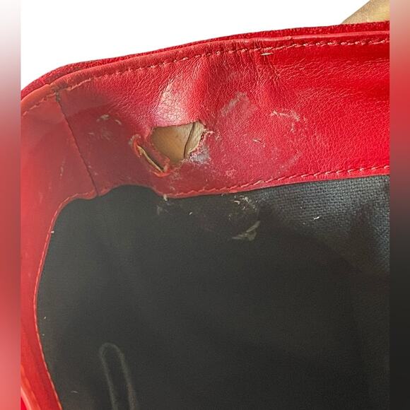 Burberry London Elegant Red Suede Tote Bag - Picture 10 of 10